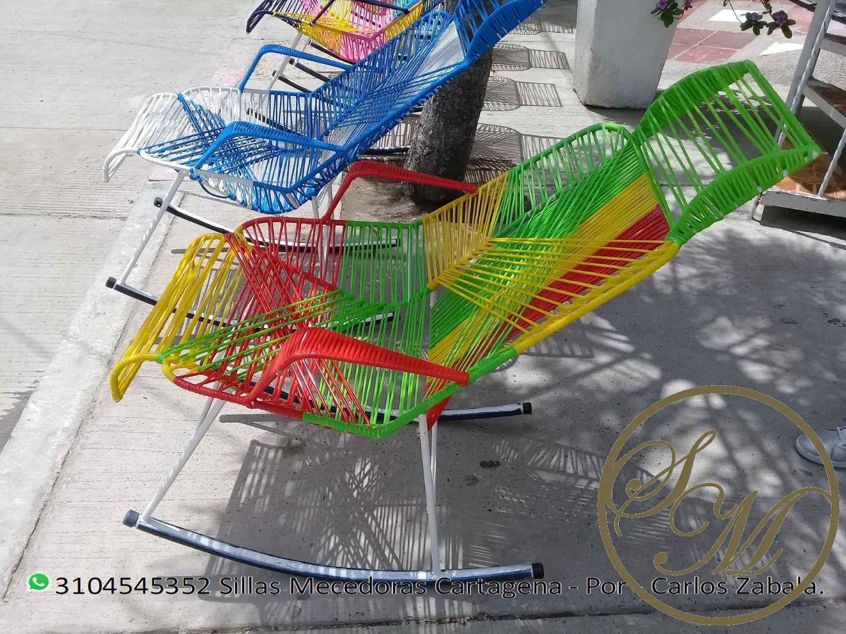 Mecedoras tradicionales multicolores